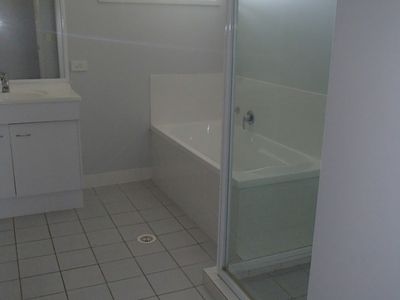 11 / 17 Gibbs Street, Churchill