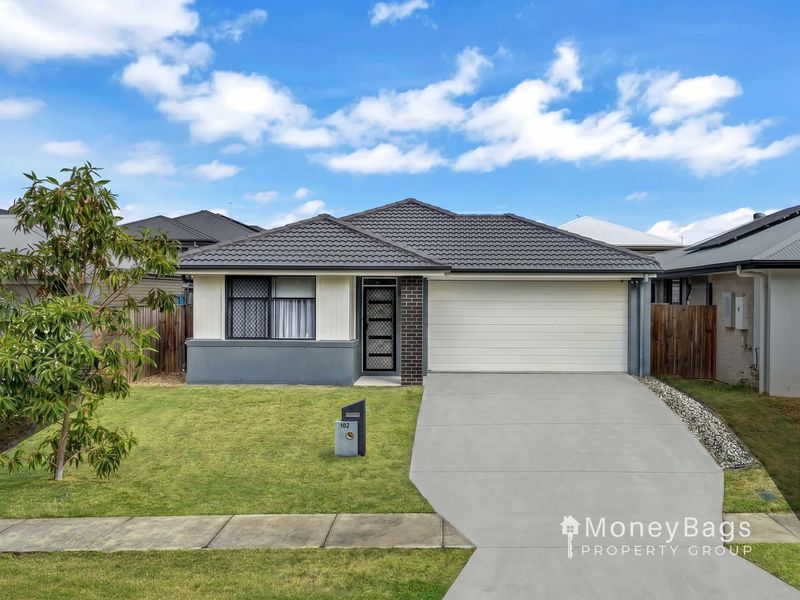 102 Bloomfield Esplanade, South Maclean