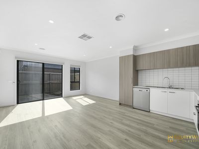 6 Brushton Street, Manor Lakes