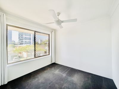 12 / 26 Genoa Street, Surfers Paradise