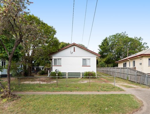 Renovated three bedroom home in Acacia Ridge!