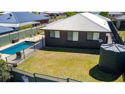 70 Dunheved Circle, Dubbo