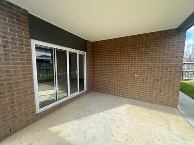 80 Riverstone Boulevard, Clyde North