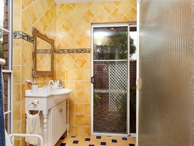 11 Tongarra Drive, Ocean Shores