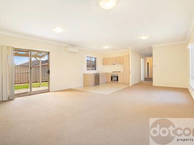 2 / 3 Gahnia Place, Hamlyn Terrace