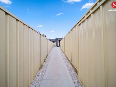 11 & 11a Veness Circuit, Narellan Vale