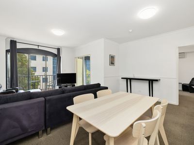 9 / 11 Regal Place, East Perth