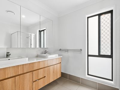 92 Lapwing Crescent, Bellbird Park