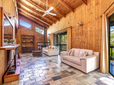 1194 Tamborine-Oxenford Road, Wongawallan