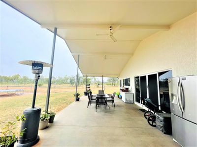 303 Acaciavale Road, Breddan