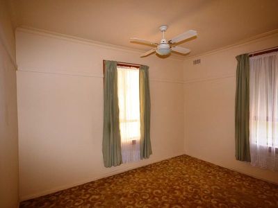 83 Lakeside Avenue , Mount Beauty