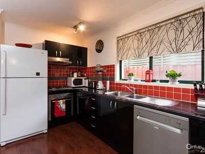 12 Linmac Court, Hampton Park