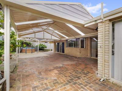 15 Kirwan Way, Winthrop
