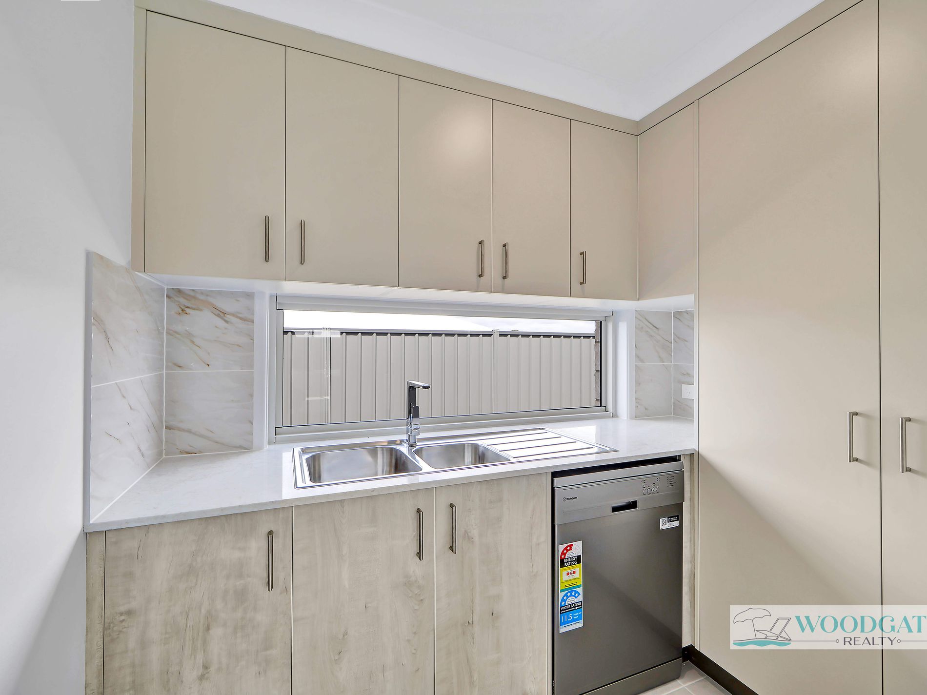 11 GULL STREET, Woodgate