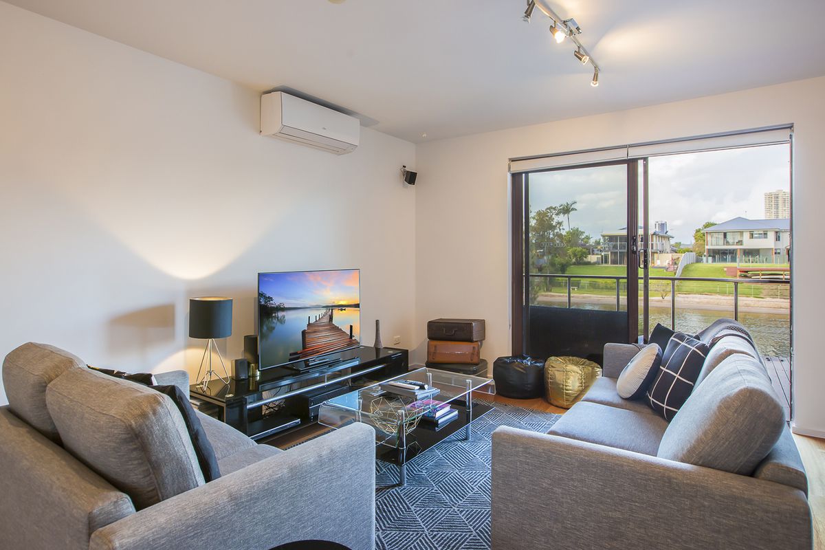 2 / 3 BARBET PLACE, Burleigh Waters