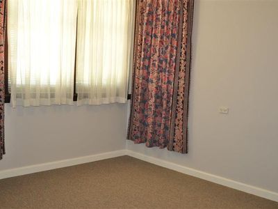 10 Bathurst  Street, Forbes