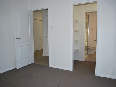 42B  Keswick Parkway, Dubbo
