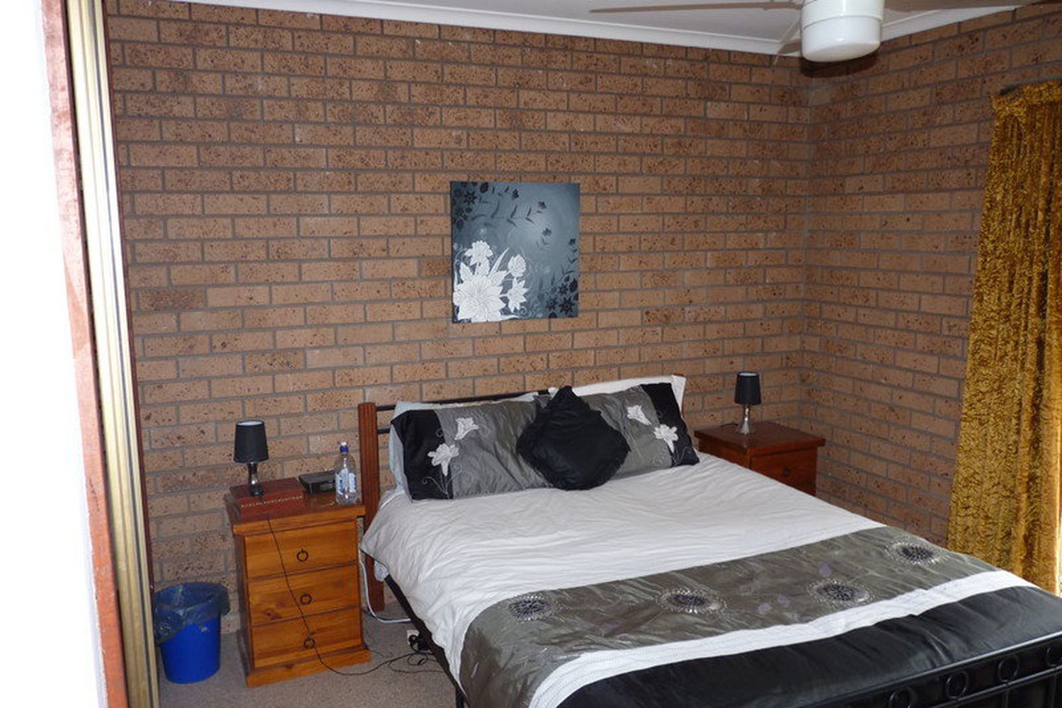 1 / 8 Robinson Street, Horsham