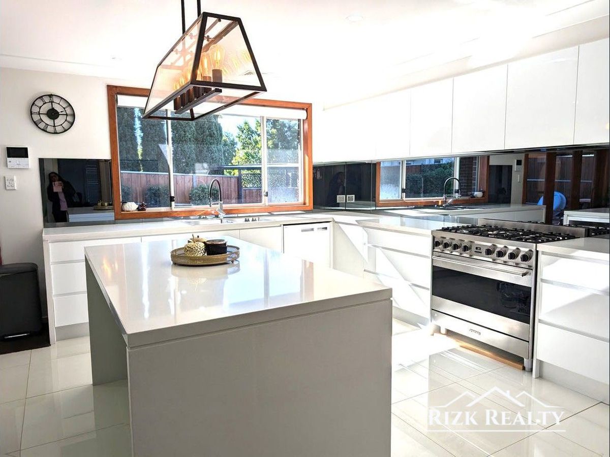 24 Paddock Street, The Ponds