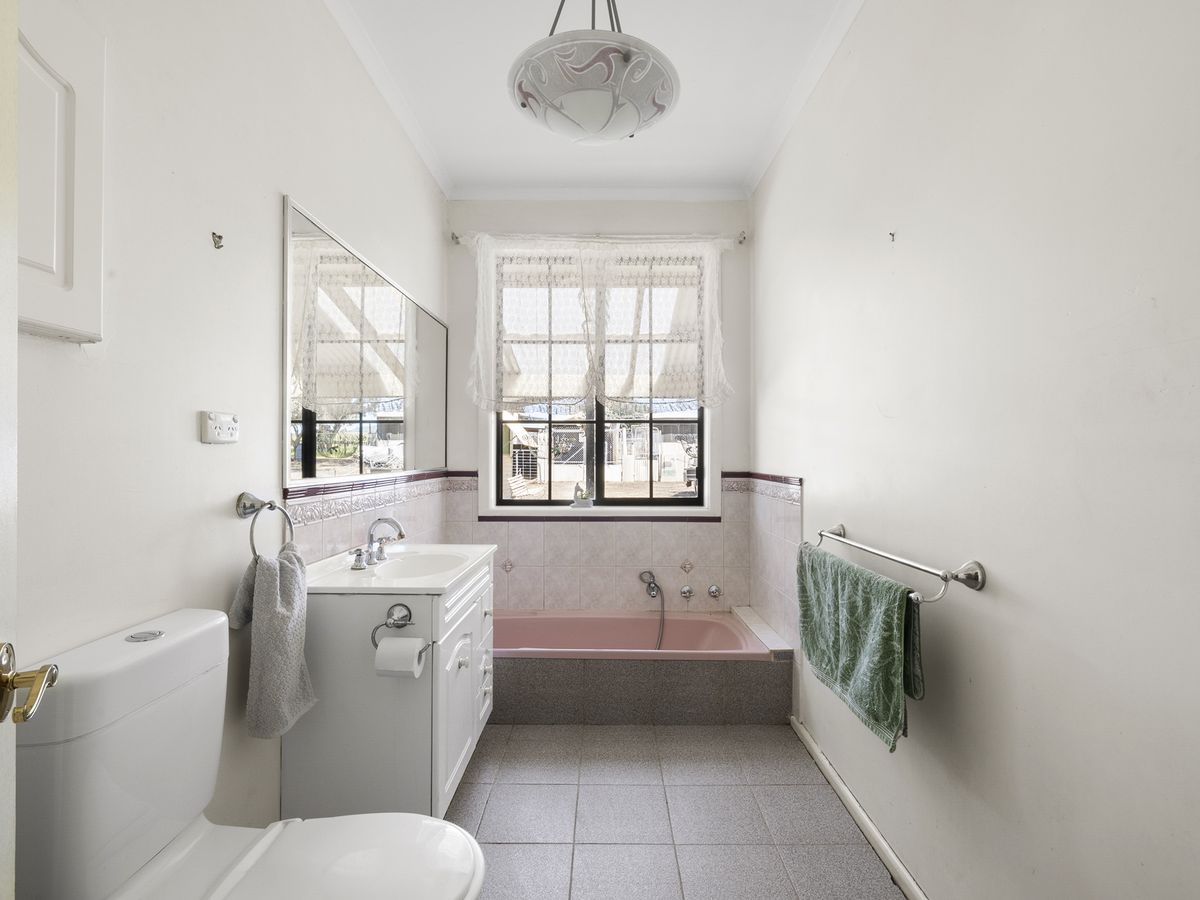 232 Swanpool Road, Swanpool