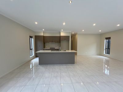 16 Evergreen Cres, Craigieburn