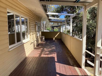 12 Deakin Crescent, Nanango