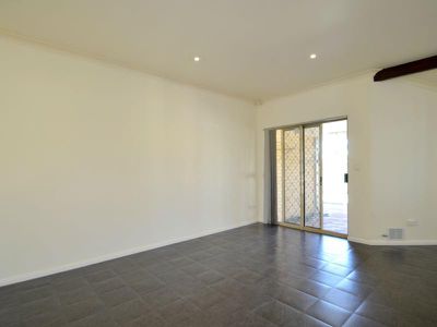 19 Forest Lake Drive, Thornlie