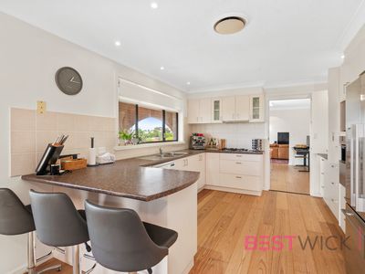 11 Dunrossil Crescent, West Bathurst