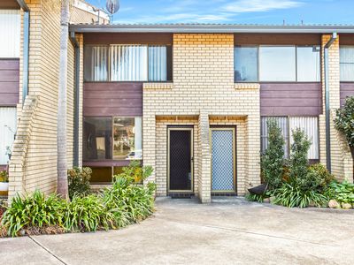 5 / 2 Blackbutt Way, Barrack Heights