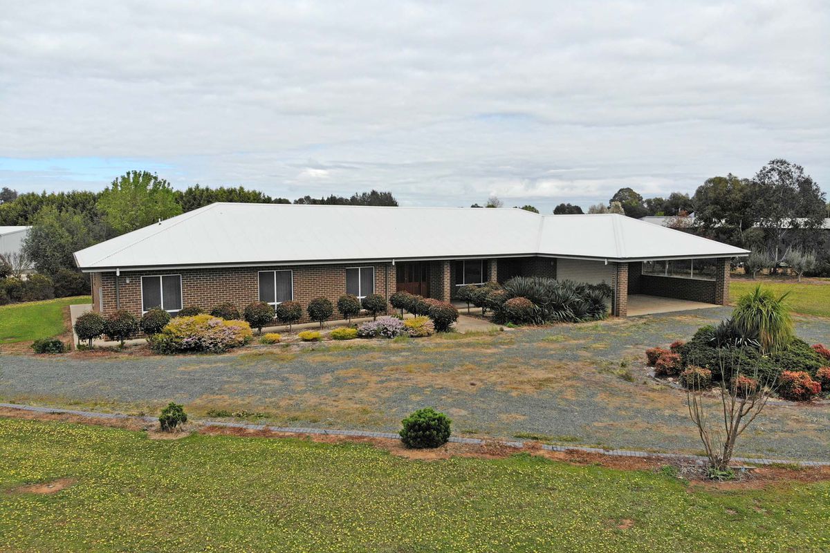 2 Jenmar Drive, Kyabram