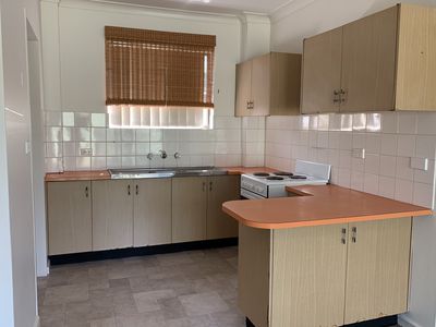 2 / 7 Windle Street, Lake Illawarra