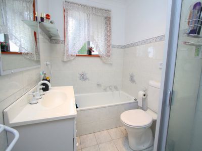 25 Cumberland Avenue, Georges Hall