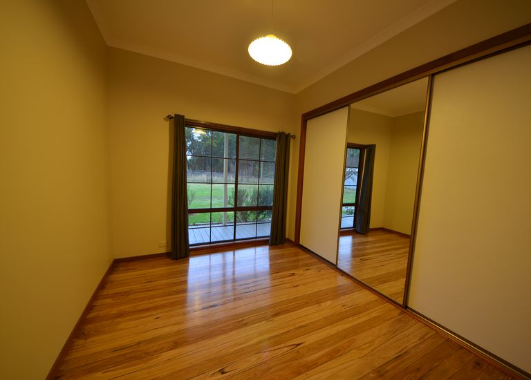 90 Pedrazzies Road, Gorae