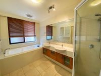 1093 / 1 The Cove Crescent, Carrara