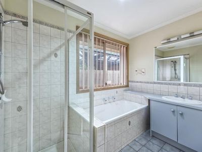 17 Whitsunday Drive, Hoppers Crossing