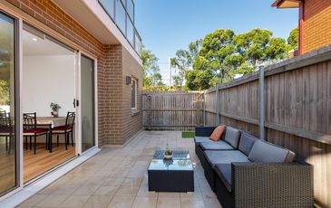 1 / 6 North Parade, Campsie