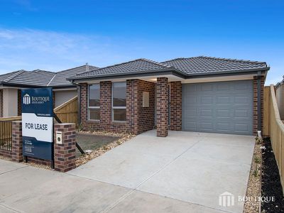 11 Maywood Street, Pakenham