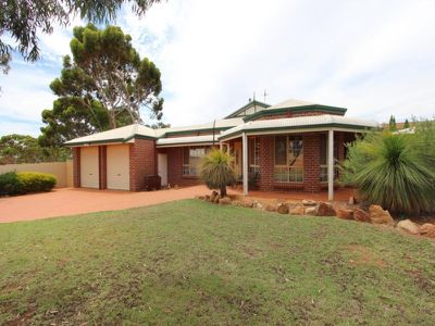 18 Riverina Way, Kalgoorlie