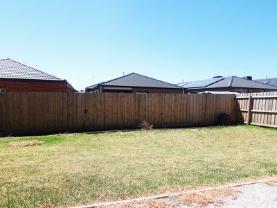 21 St Gwinear Lane, Cranbourne North
