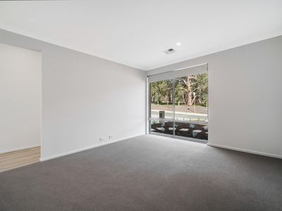 9 Shortland Road, Bushmead