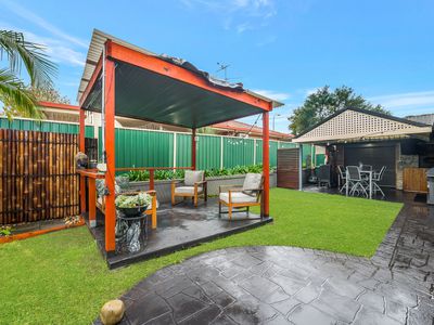 6 Moore Place, Currans Hill