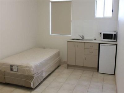 9 / 12 The Boulevard, Lakemba