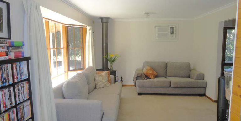 63 Shiffner Street, Violet Town