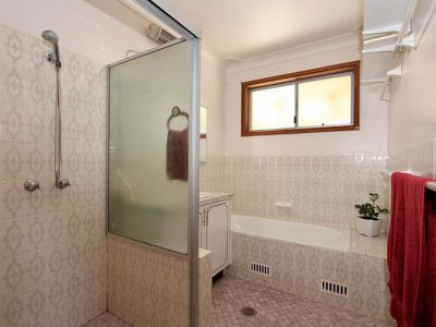 15 Cangoura Street, Windradyne