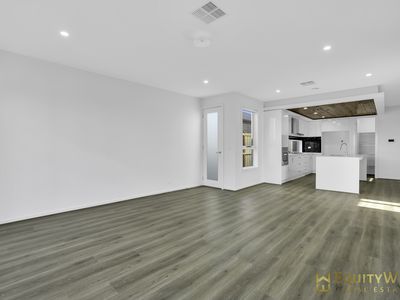 85 Pienza Road, Fraser Rise