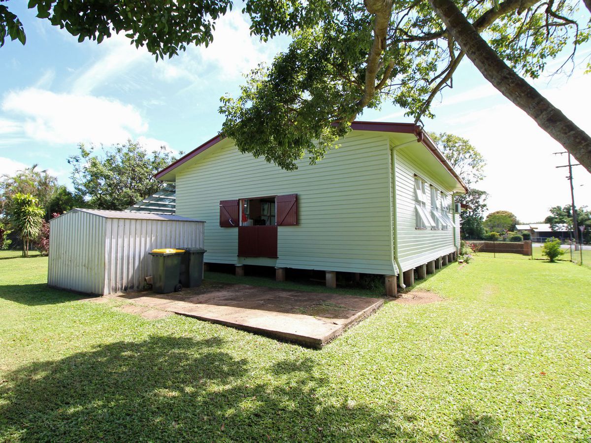 63 Planet Avenue, Atherton