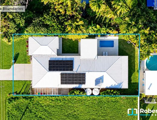 Spacious Family Living in the Heart of Old Tewantin image 24