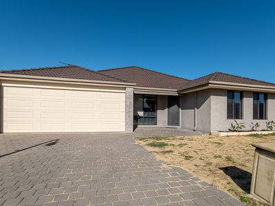 8 Yoorn Way, Bertram