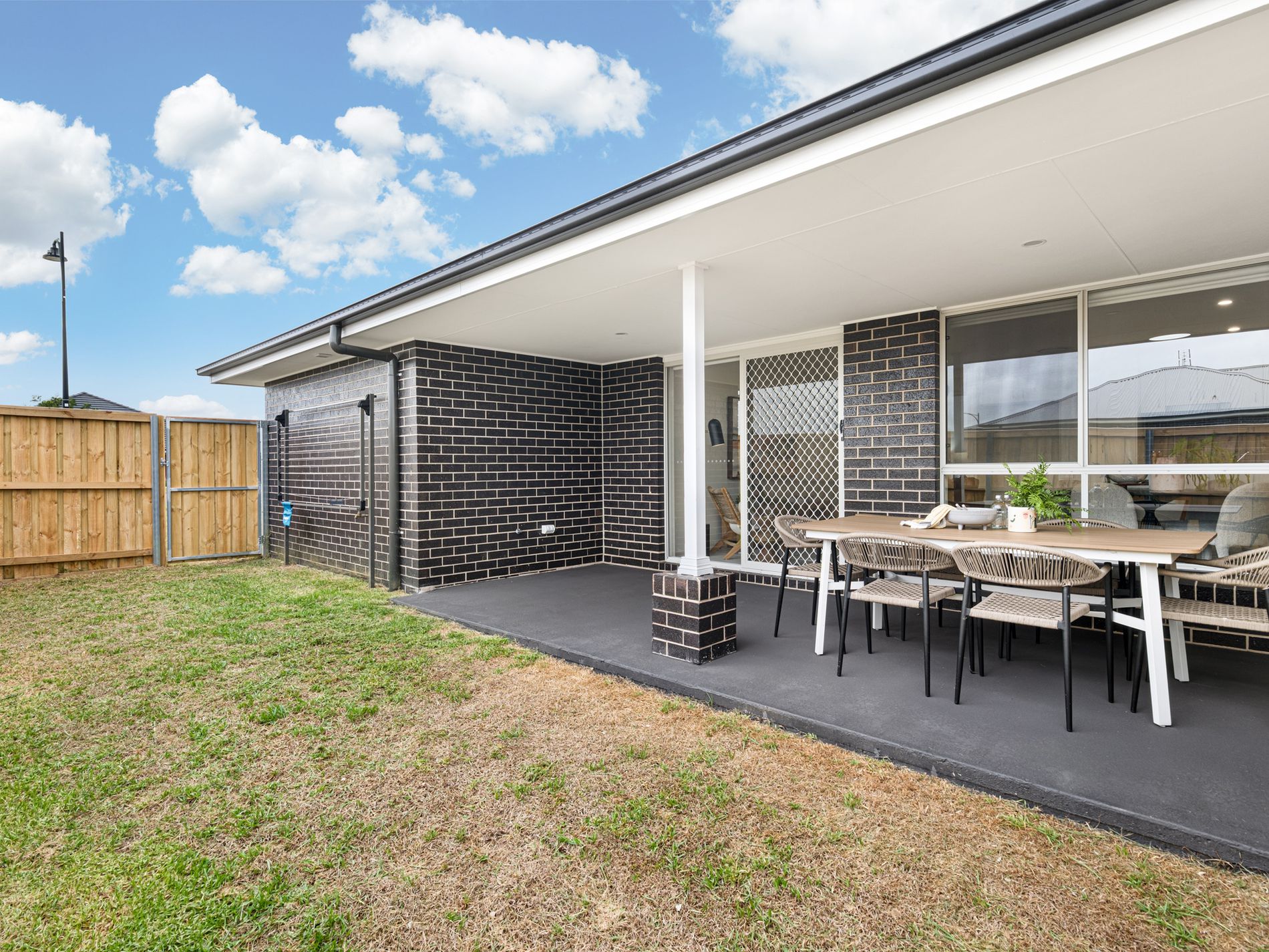 2 / 259 Settlers Boulevard, Chisholm