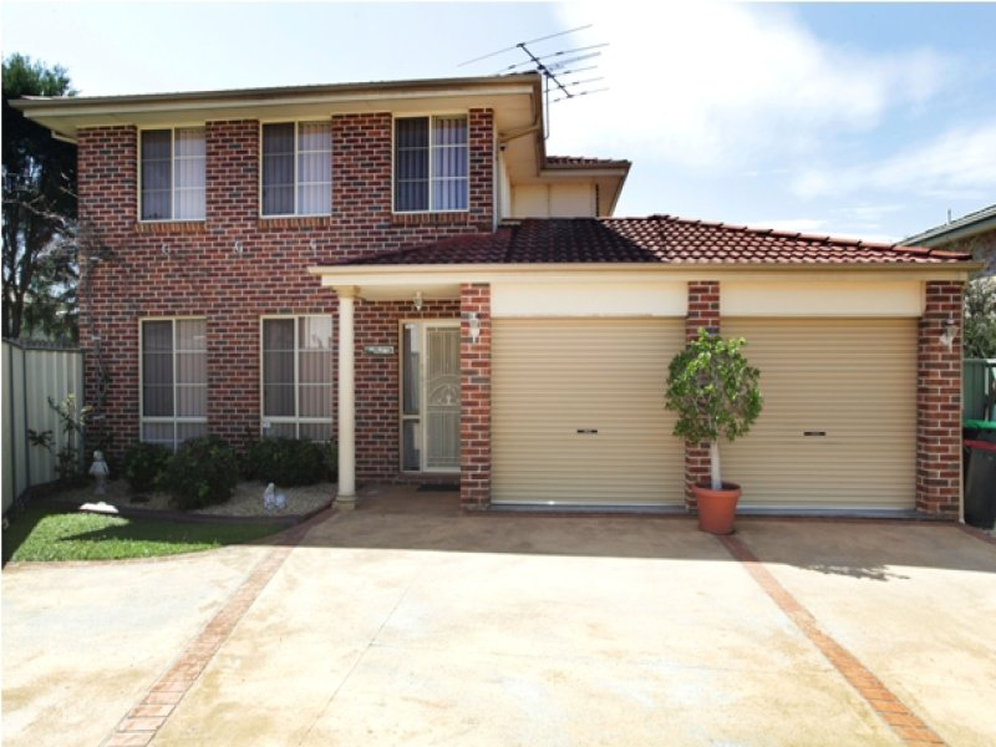 27 Muru Drive, GLENMORE PARK